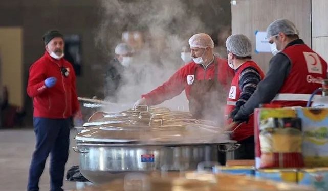 اتهام للهلال الأحمر التركي بتوزيع طعام مسمم!