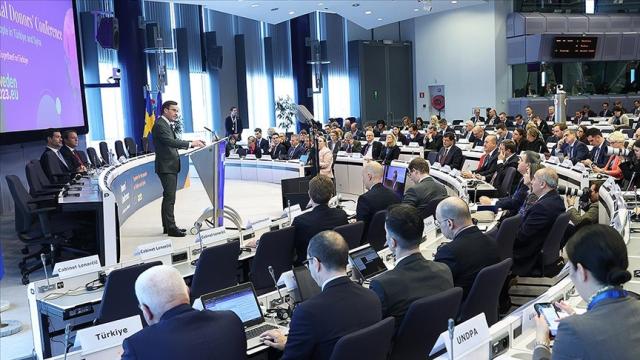 مؤتمر المانحين يتعهد بتقديم 6 مليار يورو إلى تركيا