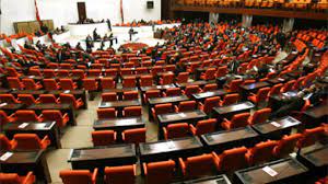 الحلاق الخاص بالبرلمان التركي يعلن ترشحه لعضوية البرلمان