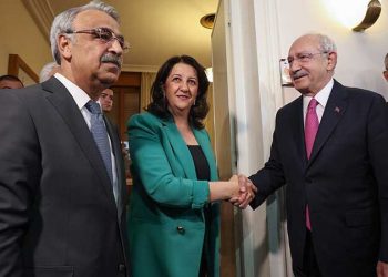 كمال كيليجدار أوغلو يزور الحزب الكردي