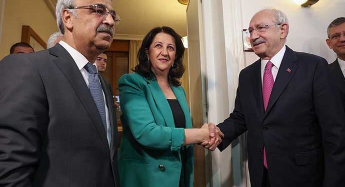 كمال كيليجدار أوغلو يزور الحزب الكردي