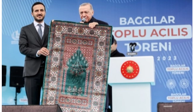 أردوغان يهاجم كيليجدار أوغلو بسبب “سجادة الصلاة”