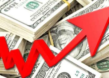 اقتصاديون يتوقعون ارتفاع الدولار إلى 32 ليرة بنهاية 2024