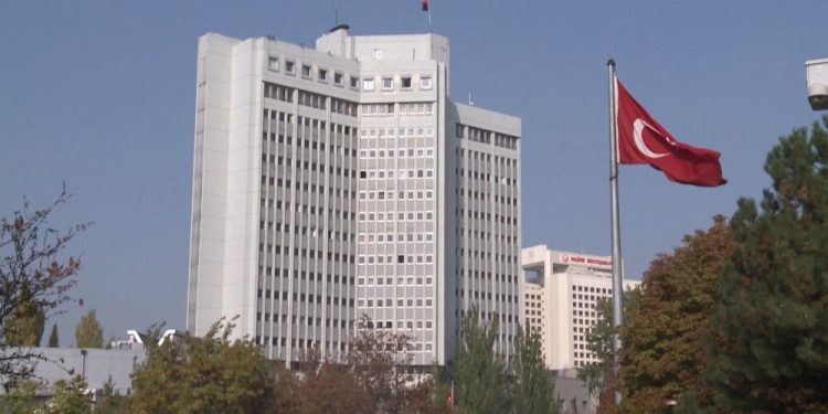 الخارجية التركية تجري محادثات مع طرفي النزاع السوداني للتوصّل لهدنة