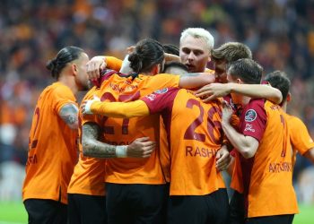 جالطة سراي يفوز على باشاك شهير