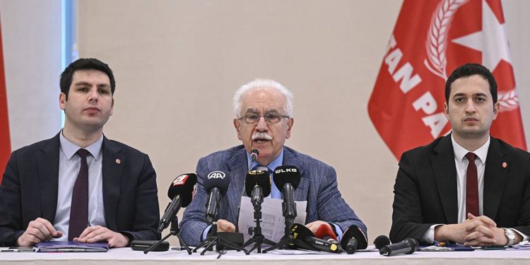 رئيس الحزب الوطني يطالب أنصاره بالتصويت لصالح أردوغان 