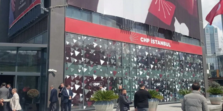 إطلاق نار أمام مقر حزب الشعب الجمهوري في إسطنبول