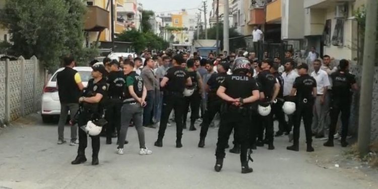 طعن 4 أشخاص خلال فرز الأصوات في مرسين