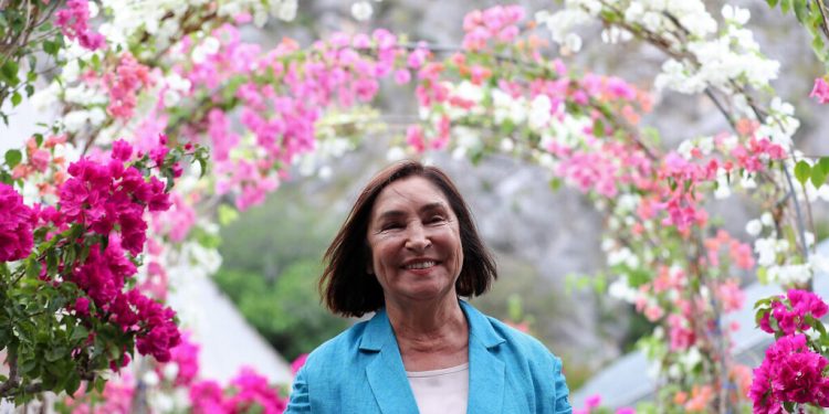 قرينة كيليتشدار أوغلو: سنحافظ على أملنا حيًّا 