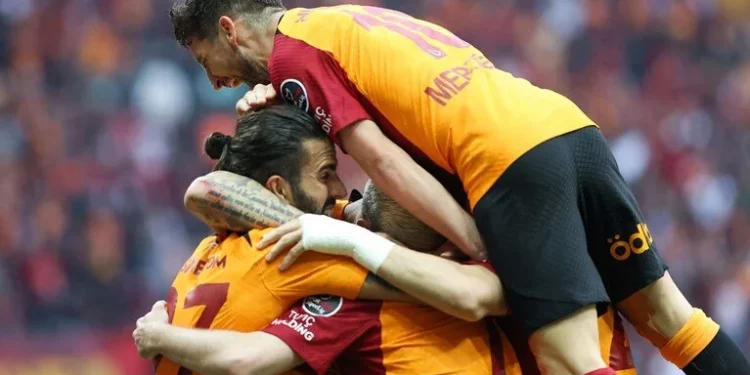 جالطة سراي يفوز على سيفاسبور