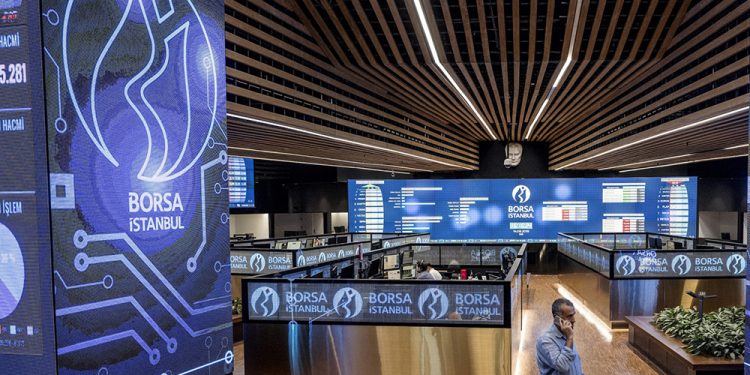 بورصة إسطنبول تتراجع في مستهل التعاملات عقب الانتخابات