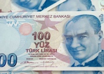 صحفي اقتصادي: لا يمكن وقف انجرار تركيا لأزمة ميزان المدفوعات