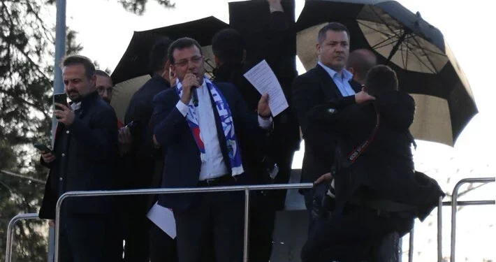 هجوم على إمام أوغلو وإصابة حارسه الشخصي في أرضوم