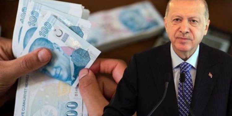 أردوغان يرفع رواتب القطاع العام 45٪ وموظفو الحكومة يحتجون