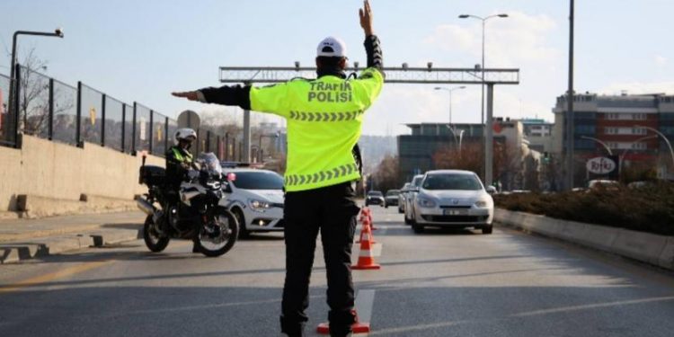 تركيا.. إغلاق الطرق المؤدية لمقر مجلس الانتخابات