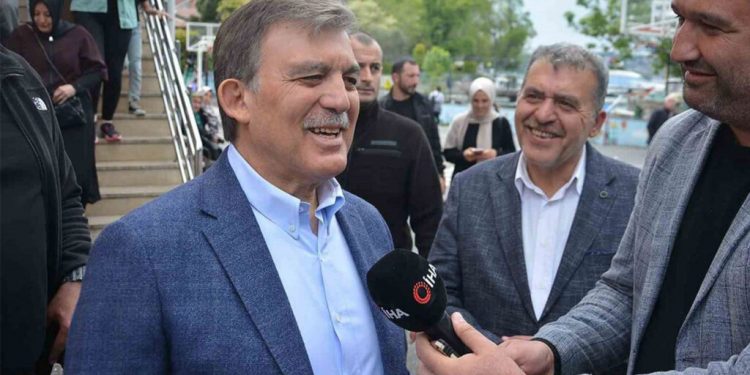 عبد الله جول: أبرز لحظات الديمقراطية هي عند اللجوء لإرادة الشعب