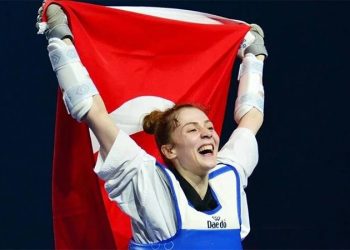 العداءة التركية مروة دينسيل تصبح بطلة العالم