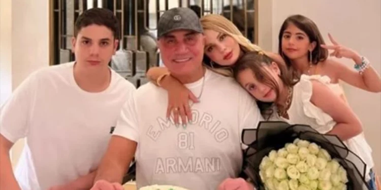 سادات بكر يحتفل بعيد ميلاده