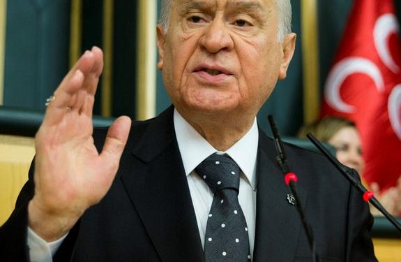 قبل 48 ساعة من اجتماع المركزي التركي.. حليف أردوغان يلمّح لرفع الفائدة