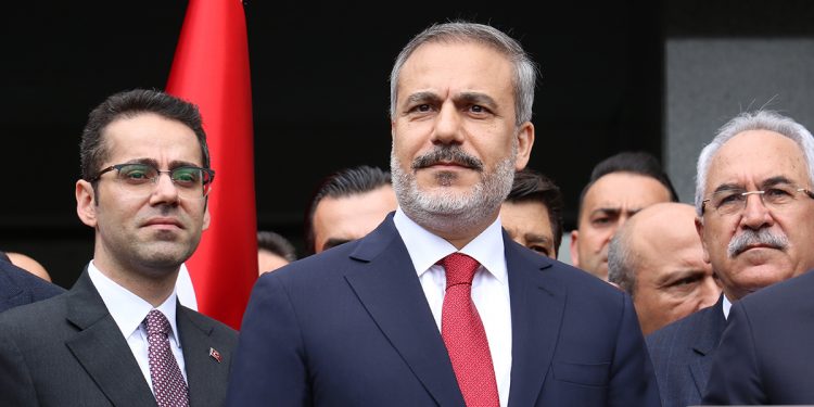 وزير خارجية تركيا يطلب من السويد خطوات ملموسة لعضوية الناتو