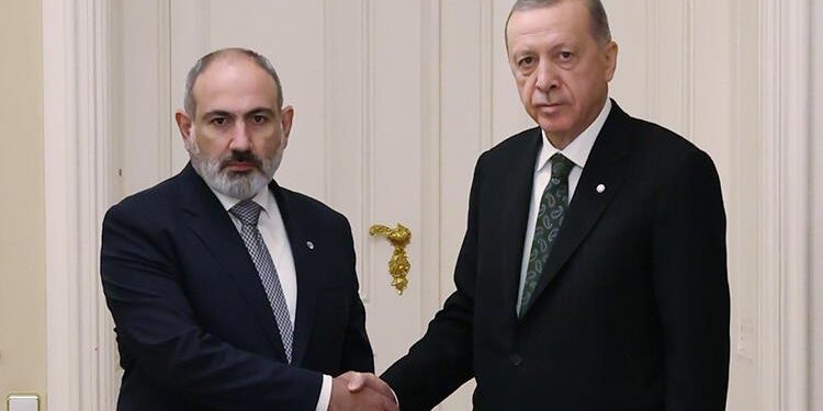 رئيس الوزراء الأرميني يحضر مراسم أداء أردوغان لليمين