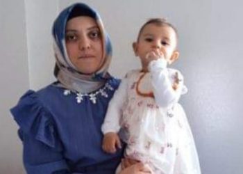 تركيا.. رضيعة تدخل السجن مع والديها بتهمة الانتماء لحركة الخدمة
