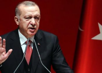 تركيا ترفع أسعار الفائدة بينما يمر أردوغان بمنعطف اقتصادي