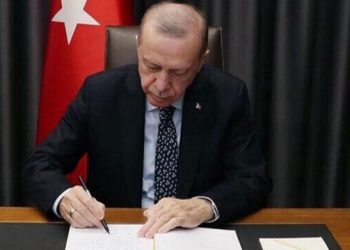 أردوغان يعين رؤساء 13 جامعة تركية