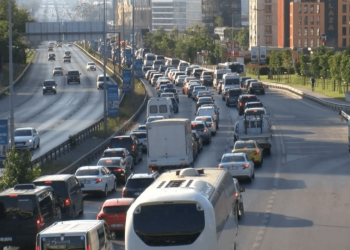 سكان إسطنبول يغادرون قبل العيد لهذا السبب