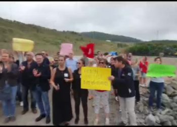 أهالي إسطنبول يحتجون على بناء مصنع للخرسانة