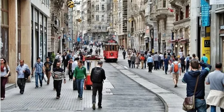 ارتفاع مستوى التوتر والمعاناة الاقتصادية لدى سكان إسطنبول