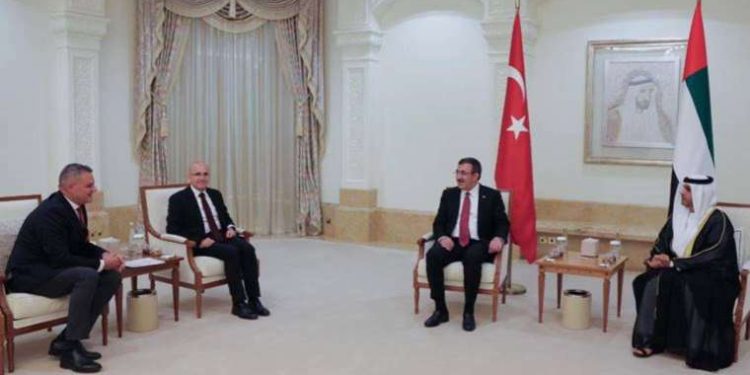 وزير المالية التركي في الإمارات