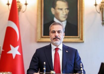 وزير خارجية تركيا يدين “الهجوم الدنيء” على القرآن في السويد