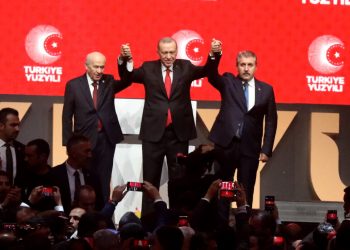 باحث: العدالة والتنمية يخطط للتحالف مع 4 أحزاب في الانتخابات البلدية