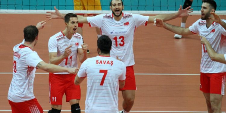 منتخب تركيا للكرة الطائرة للرجال يتأهل لنصف نهائي كأس التحدي