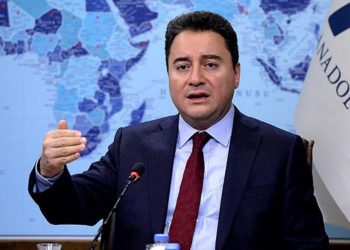 باباجان: على الحكومة ممارسة التقشف قبل تطبيقه على الشعب