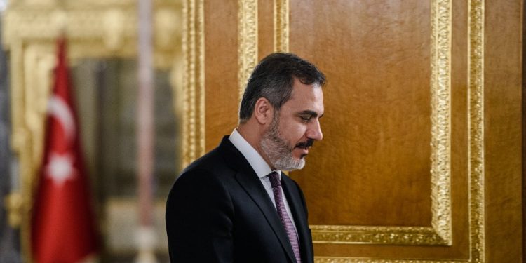 الاتحاد الأوروبي يمتنع عن دعوة هاكان فيدان