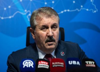 مصطفى ديستيجي: لا تجعلوا المتقاعدين ينتظرون شهورا لزيادة رواتبهم