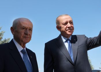 أردوغان يزور حليفه في منزله