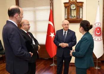 وزير الدفاع التركي: أعتقد أن بشار الأسد سيتصرف بعقلانية