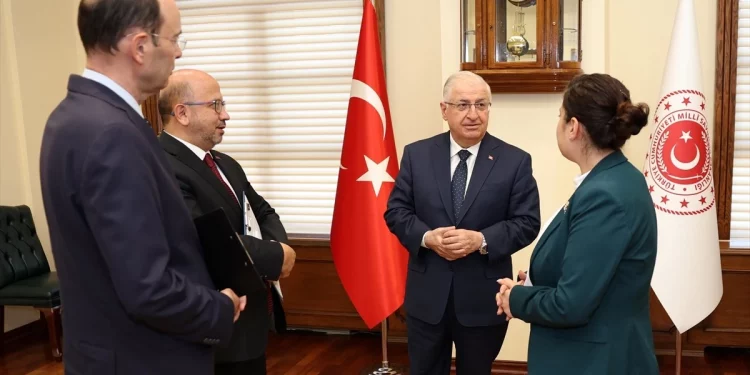 وزير الدفاع التركي: أعتقد أن بشار الأسد سيتصرف بعقلانية