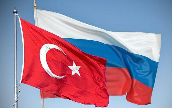 الإيكونوميست: 100 ألف روسي استقروا في تركيا خلال عام ونصف