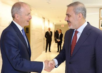 وزير الخارجية التركي يلتقي بنظيره الأيرلندي 