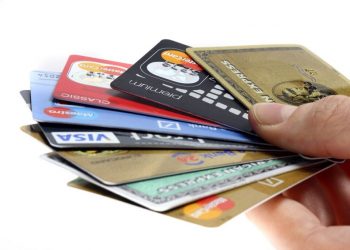 البنوك التركية ترفع فوائد بطاقات الائتمان