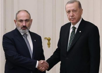 أردوغان يناقش إحلال السلام مع رئيس الوزراء الأرميني