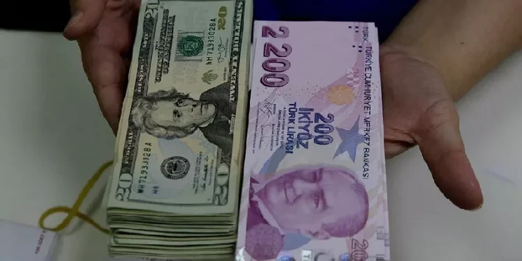 الدولار في تركيا يتجاوز 27 ليرة