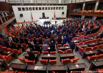 أردوغان يريد تمديد الوجود العسكري التركي في سورية والعراق لعامين إضافيين