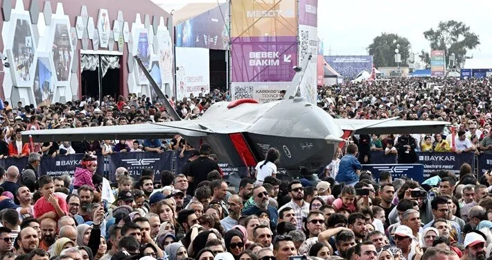 مليون زائر لمهرجان الفضاء والطيران في إزمير