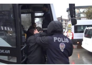 تركيا.. اعتقال 63 مهاجرًا غير نظامي في أسنيورت