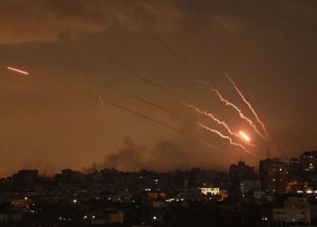 نيويورك تايمز: المخابرات الإسرائيلية لم تبلغ نتنياهو بتحركات حماس لهذا السبب